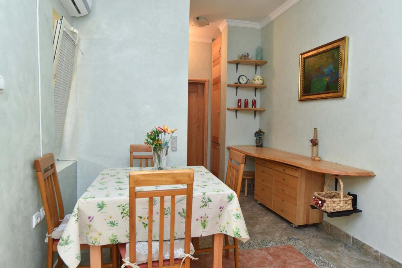 Comfort Old Town Apartman *