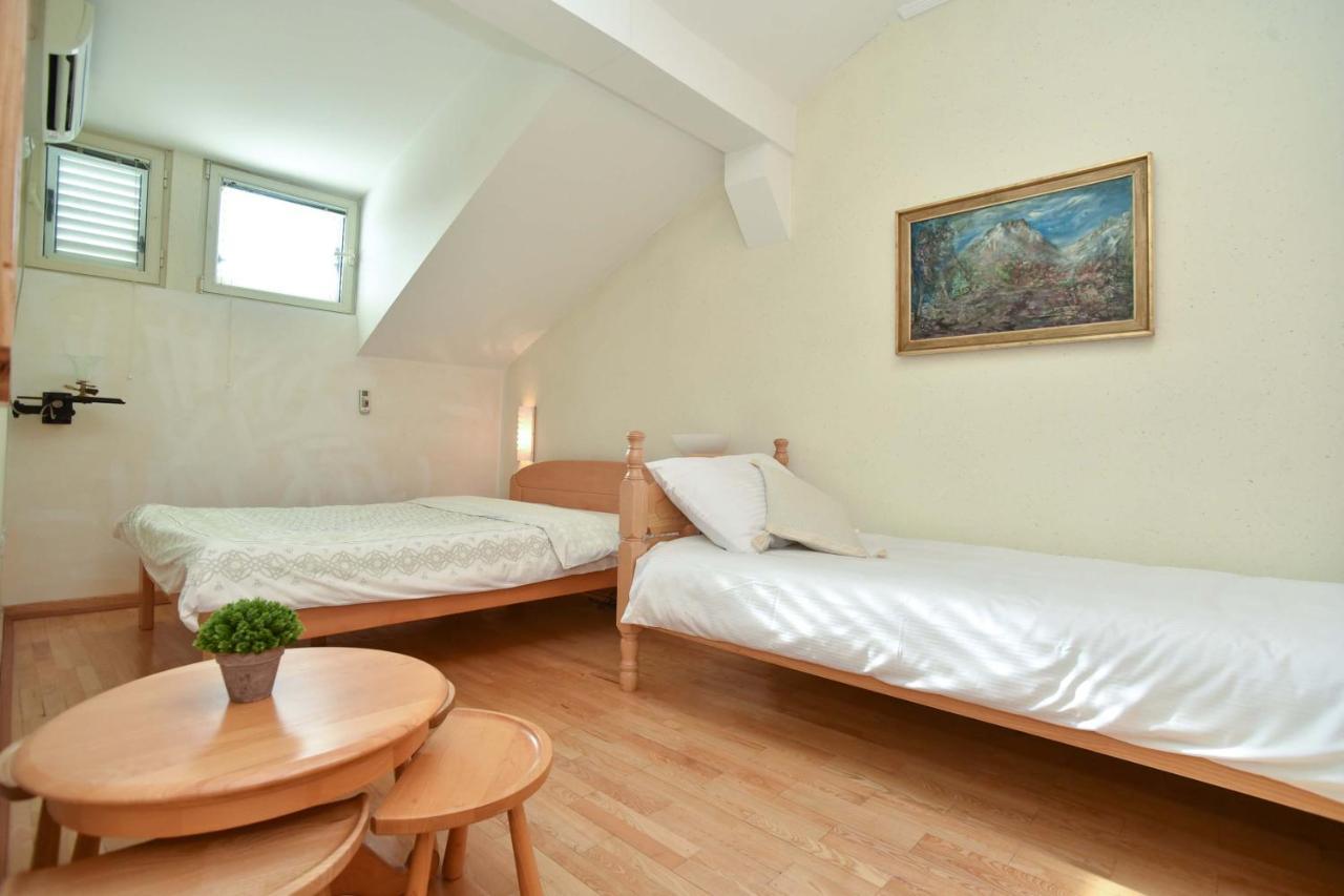 Comfort Old Town Apartment *